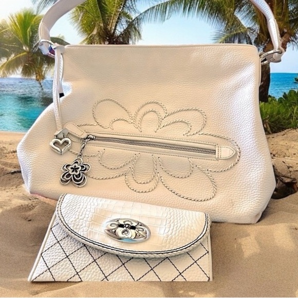 Brighton Handbags - Brighton Leather Shoulder Bag * Gorgeous Condition WITH Floral DETAIL